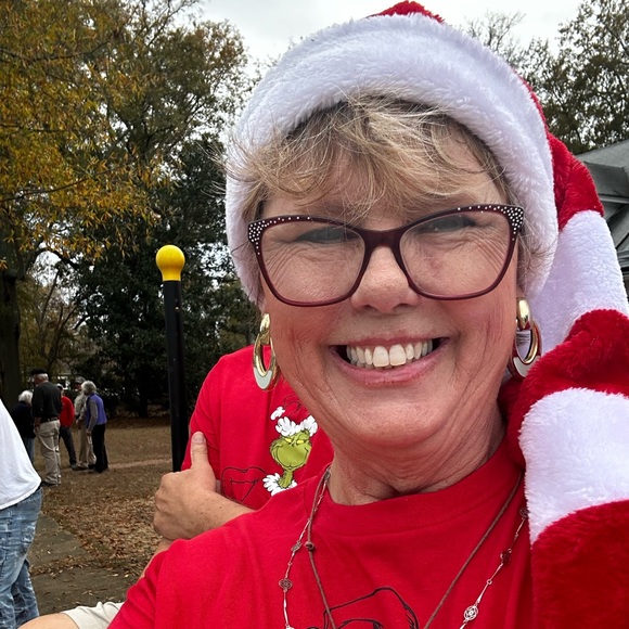 Meet your Posher, Bobbie - Picture 2 of 5